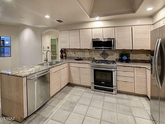 Tucson, Arizona, 85750, United States, 5 Bedrooms Bedrooms, ,5 BathroomsBathrooms,Residential,Forsale,2004014