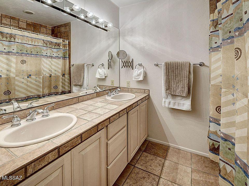 Tucson, Arizona, 85750, United States, 5 Bedrooms Bedrooms, ,5 BathroomsBathrooms,Residential,Forsale,2004014