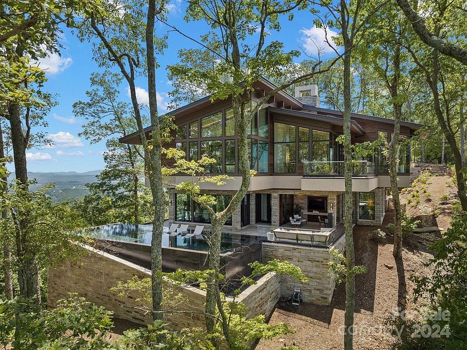 Arden, North Carolina, 28704, United States, 6 Bedrooms Bedrooms, ,5.5 BathroomsBathrooms,Residential,Forsale,1946454