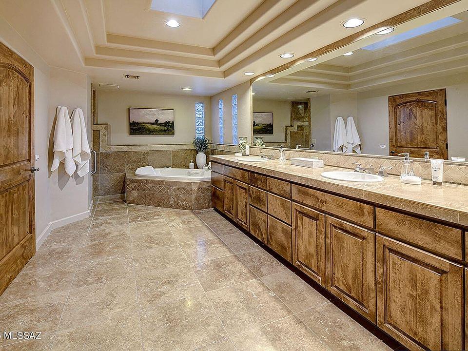 Tucson, Arizona, 85718, United States, 4 Bedrooms Bedrooms, ,4.5 BathroomsBathrooms,Residential,Forsale,1959727