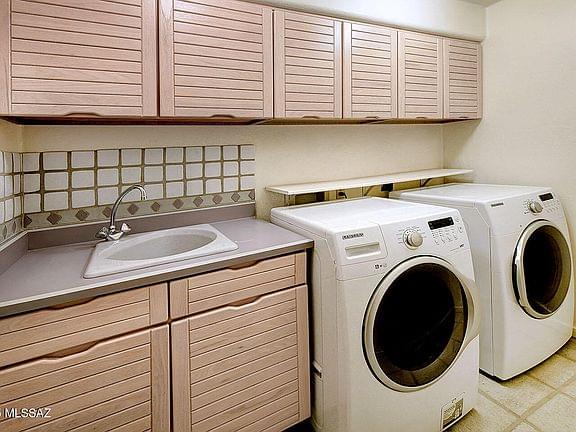 Tucson, Arizona, 85750, United States, 5 Bedrooms Bedrooms, ,5 BathroomsBathrooms,Residential,Forsale,2004014