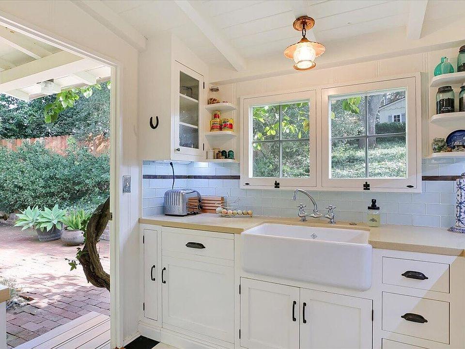 Carpinteria, California, 93013, United States, 2 Bedrooms Bedrooms, ,2 BathroomsBathrooms,Residential,Forsale,1934853
