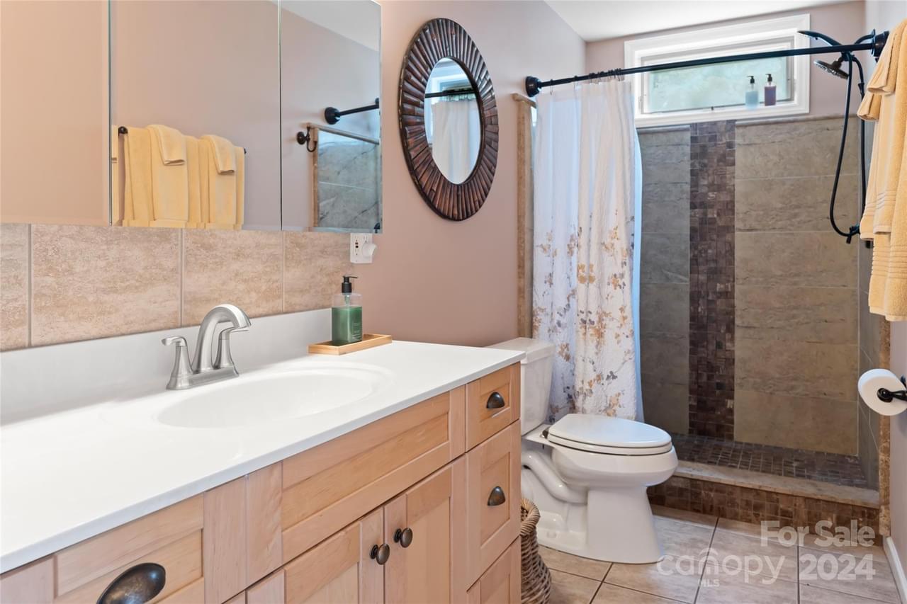 Black Mountain, North Carolina, 28711, United States, 3 Bedrooms Bedrooms, ,3.5 BathroomsBathrooms,Residential,Forsale,1904911