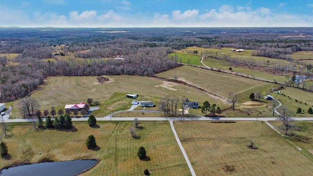Jamestown, Tennessee, 38556, United States, 2 Bedrooms Bedrooms, ,2 BathroomsBathrooms,Residential,Forsale,1886027