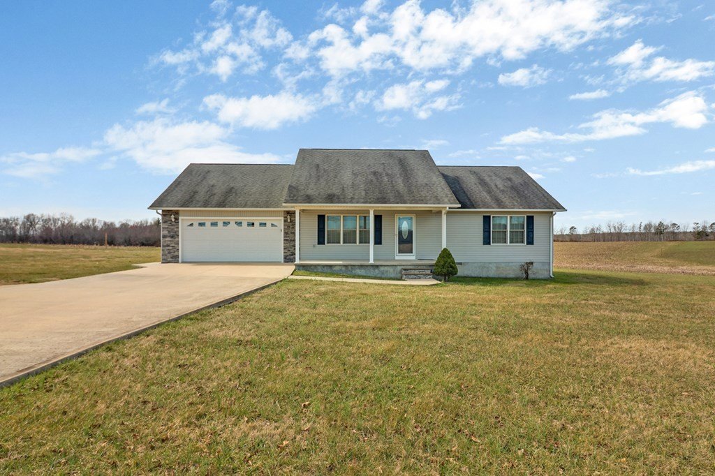 Jamestown, Tennessee, 38556, United States, 2 Bedrooms Bedrooms, ,2 BathroomsBathrooms,Residential,Forsale,1886027