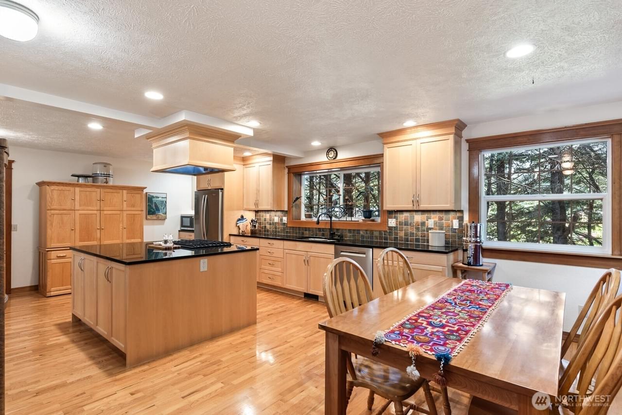 Anacortes, Washington, 98221, United States, 3 Bedrooms Bedrooms, ,3 BathroomsBathrooms,Residential,Forsale,1884749