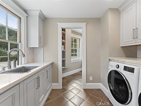 Redlands, California, 92373, United States, 4 Bedrooms Bedrooms, ,6 BathroomsBathrooms,Residential,Forsale,1933746