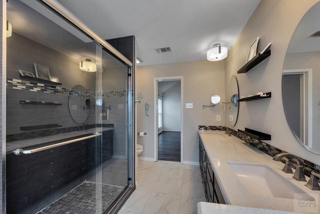 Tiki Island, Texas, 77554, United States, 3 Bedrooms Bedrooms, ,2 BathroomsBathrooms,Residential,Forsale,1972280