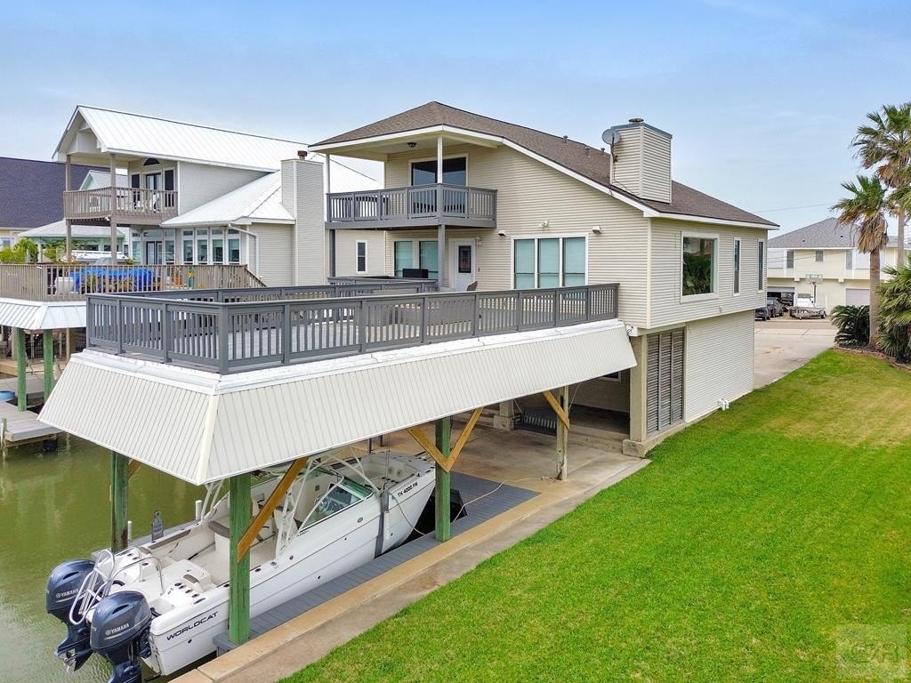 Tiki Island, Texas, 77554, United States, 3 Bedrooms Bedrooms, ,2 BathroomsBathrooms,Residential,Forsale,1953102