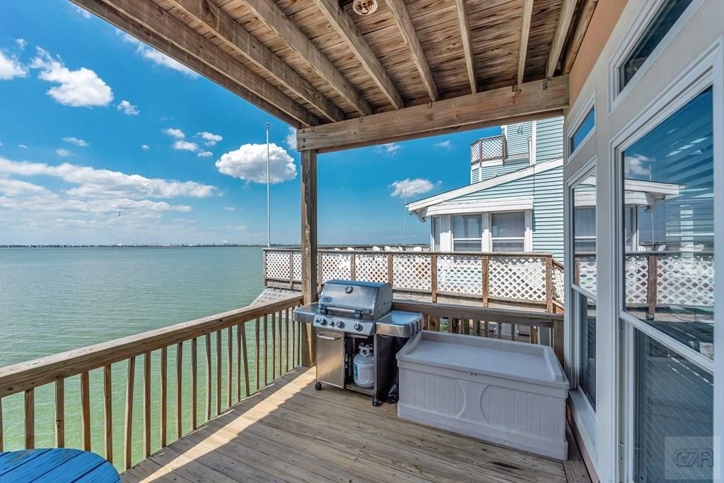 Tiki Island, Texas, 77554, United States, 3 Bedrooms Bedrooms, ,3 BathroomsBathrooms,Residential,Forsale,1953100