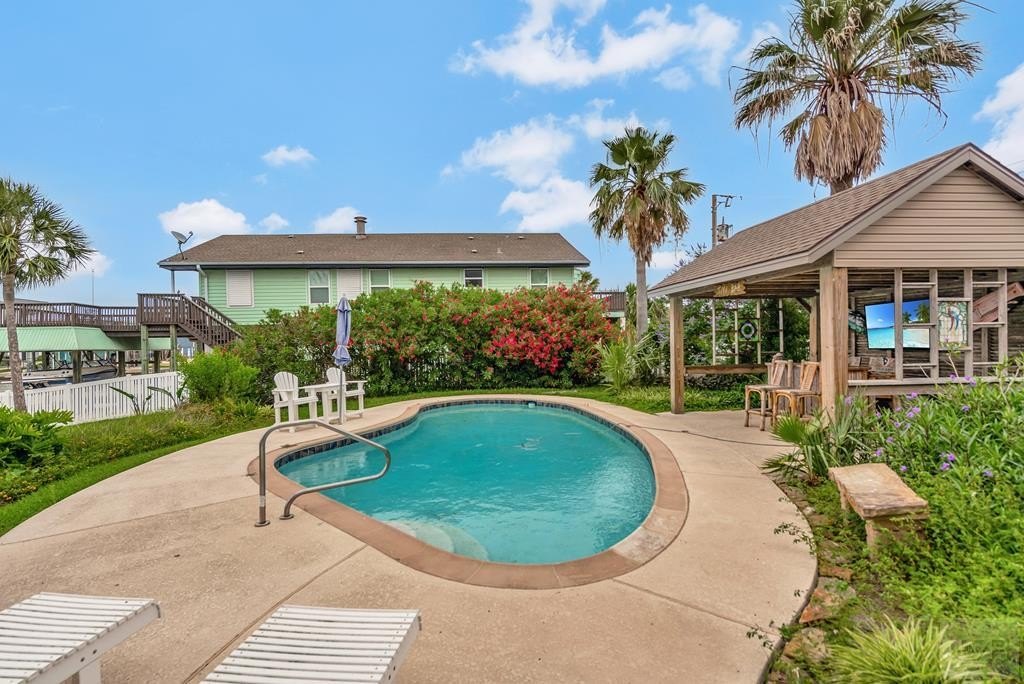 Tiki Island, Texas, 77554, United States, 3 Bedrooms Bedrooms, ,2 BathroomsBathrooms,Residential,Forsale,1972280