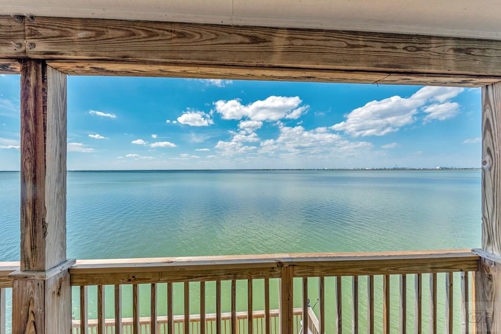 Tiki Island, Texas, 77554, United States, 3 Bedrooms Bedrooms, ,3 BathroomsBathrooms,Residential,Forsale,1953100