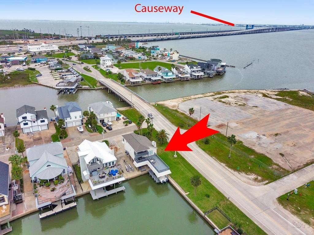 Tiki Island, Texas, 77554, United States, 3 Bedrooms Bedrooms, ,2 BathroomsBathrooms,Residential,Forsale,1953102
