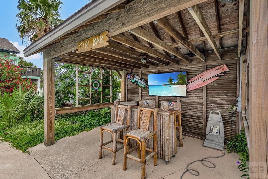 Tiki Island, Texas, 77554, United States, 3 Bedrooms Bedrooms, ,2 BathroomsBathrooms,Residential,Forsale,1972280