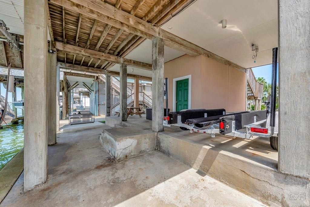 Tiki Island, Texas, 77554, United States, 3 Bedrooms Bedrooms, ,3 BathroomsBathrooms,Residential,Forsale,1953100