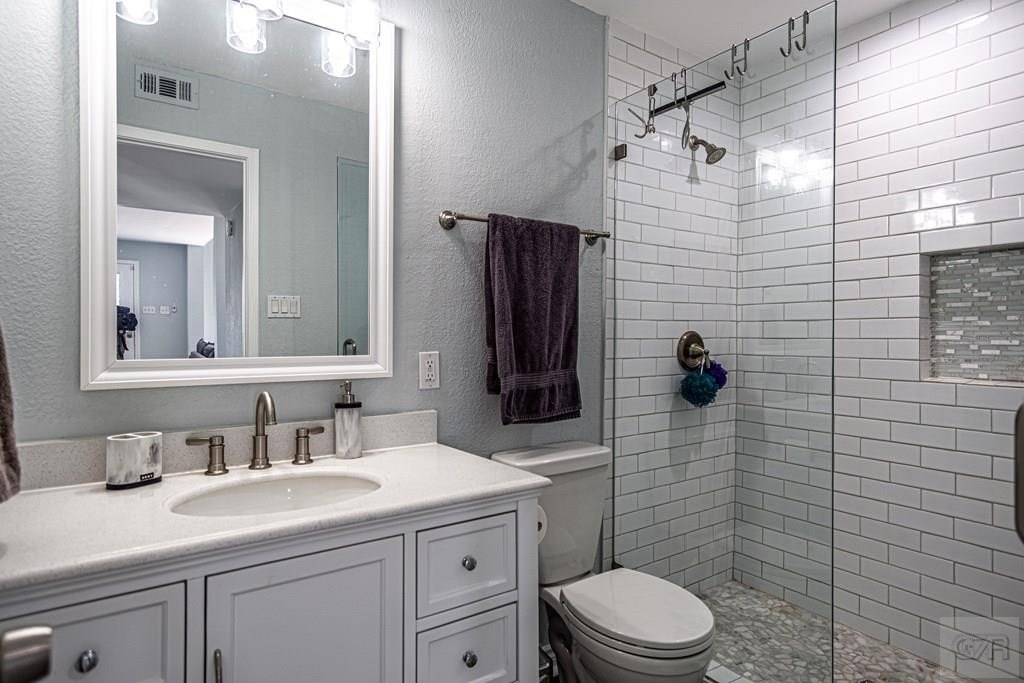 Tiki Island, Texas, 77554, United States, 3 Bedrooms Bedrooms, ,2 BathroomsBathrooms,Residential,Forsale,1953102