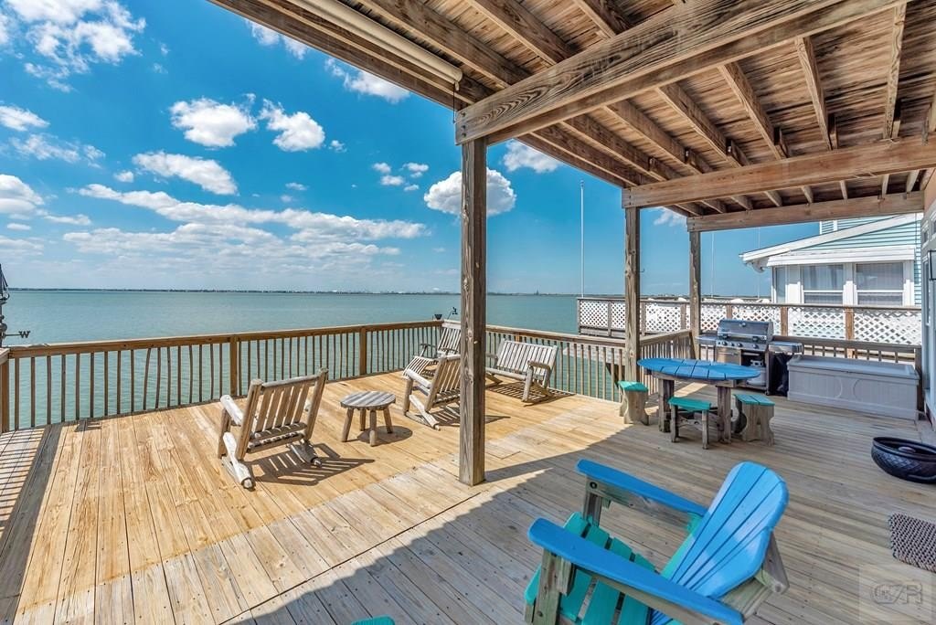 Tiki Island, Texas, 77554, United States, 3 Bedrooms Bedrooms, ,3 BathroomsBathrooms,Residential,Forsale,1953100