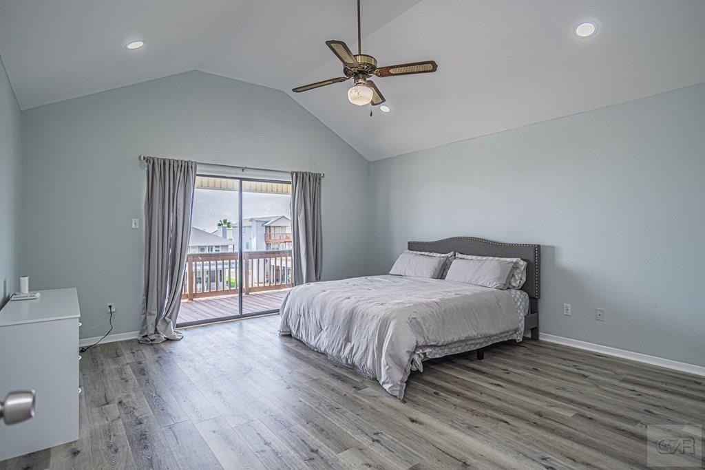 Tiki Island, Texas, 77554, United States, 3 Bedrooms Bedrooms, ,2 BathroomsBathrooms,Residential,Forsale,1953102
