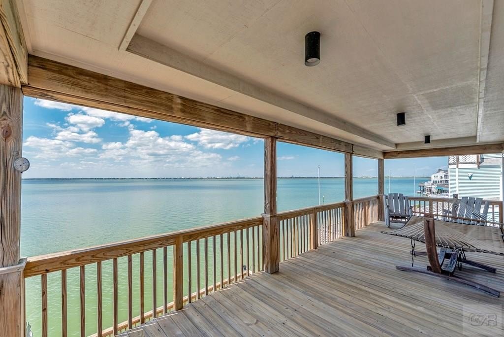 Tiki Island, Texas, 77554, United States, 3 Bedrooms Bedrooms, ,3 BathroomsBathrooms,Residential,Forsale,1953100