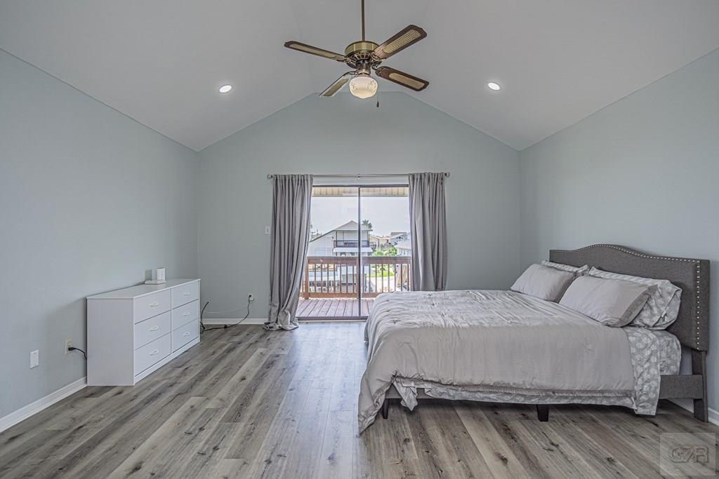 Tiki Island, Texas, 77554, United States, 3 Bedrooms Bedrooms, ,2 BathroomsBathrooms,Residential,Forsale,1953102