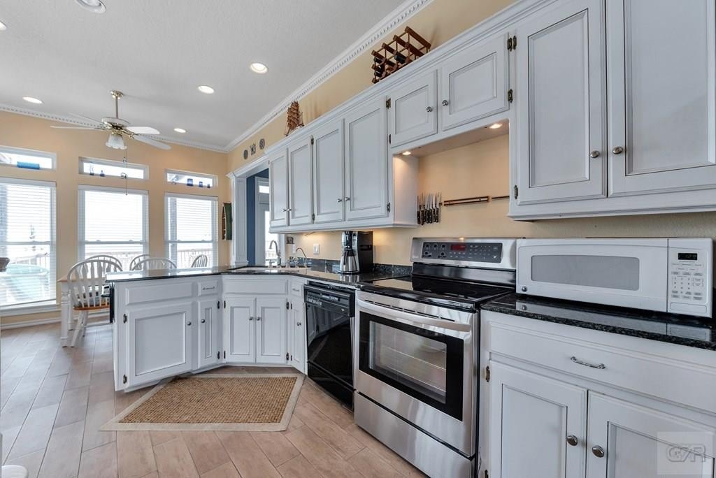 Tiki Island, Texas, 77554, United States, 3 Bedrooms Bedrooms, ,3 BathroomsBathrooms,Residential,Forsale,1953100