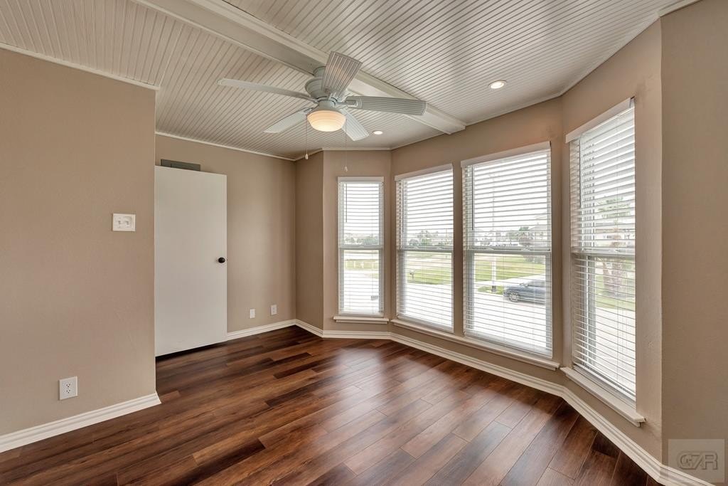 Tiki Island, Texas, 77554, United States, 3 Bedrooms Bedrooms, ,2 BathroomsBathrooms,Residential,Forsale,1972280