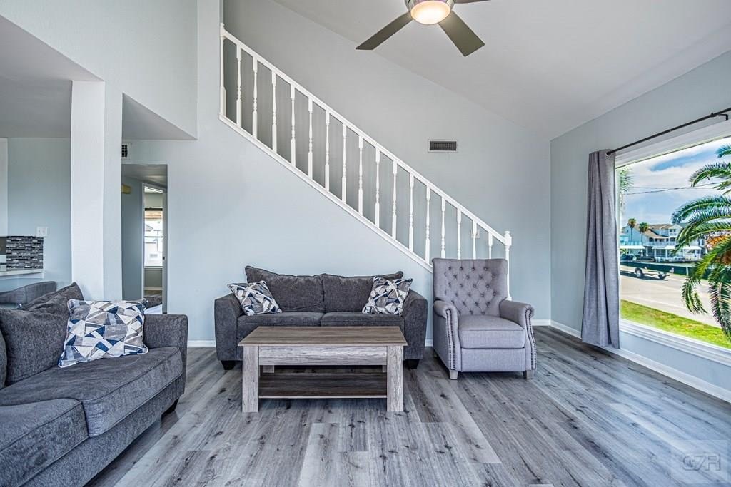 Tiki Island, Texas, 77554, United States, 3 Bedrooms Bedrooms, ,2 BathroomsBathrooms,Residential,Forsale,1953102