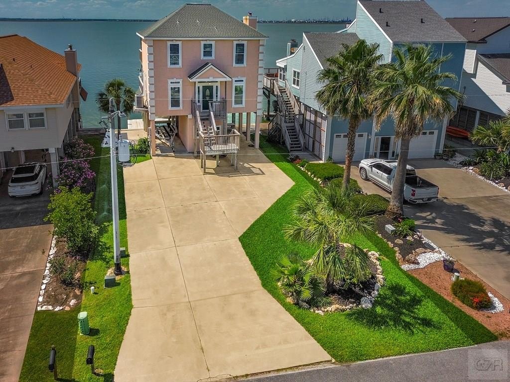Tiki Island, Texas, 77554, United States, 3 Bedrooms Bedrooms, ,3 BathroomsBathrooms,Residential,Forsale,1953100