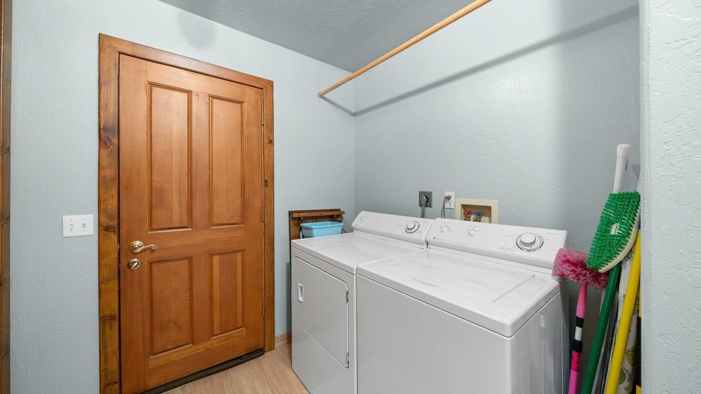 Graeagle, California, 96103, United States, 5 Bedrooms Bedrooms, ,2 BathroomsBathrooms,Residential,Forsale,1910307