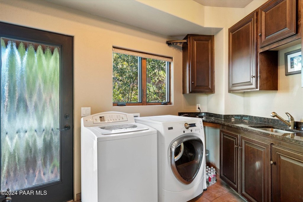 Sedona, Arizona, 86336, United States, 4 Bedrooms Bedrooms, ,4.5 BathroomsBathrooms,Residential,Forsale,1883883