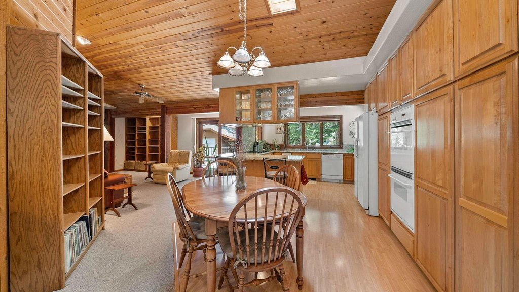 Graeagle, California, 96103, United States, 5 Bedrooms Bedrooms, ,2 BathroomsBathrooms,Residential,Forsale,1910307