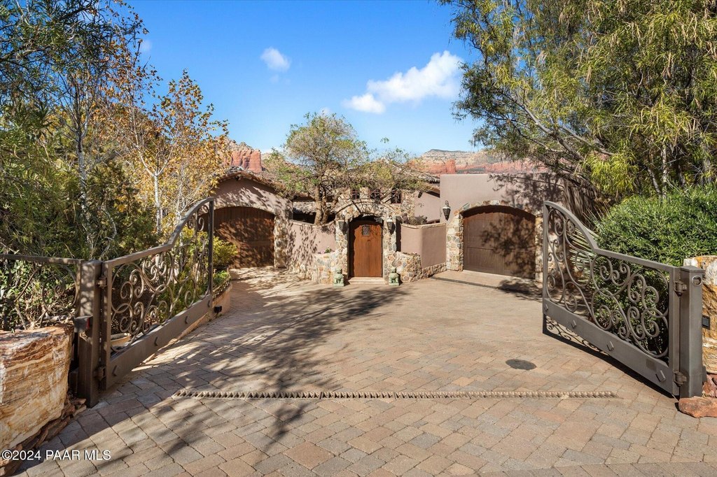 Sedona, Arizona, 86336, United States, 4 Bedrooms Bedrooms, ,4.5 BathroomsBathrooms,Residential,Forsale,1883883