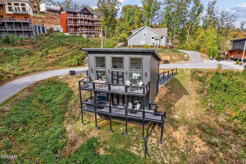 Gatlinburg, Tennessee, 37738, United States, 1 Bedroom Bedrooms, ,2.5 BathroomsBathrooms,Residential,Forsale,1893763