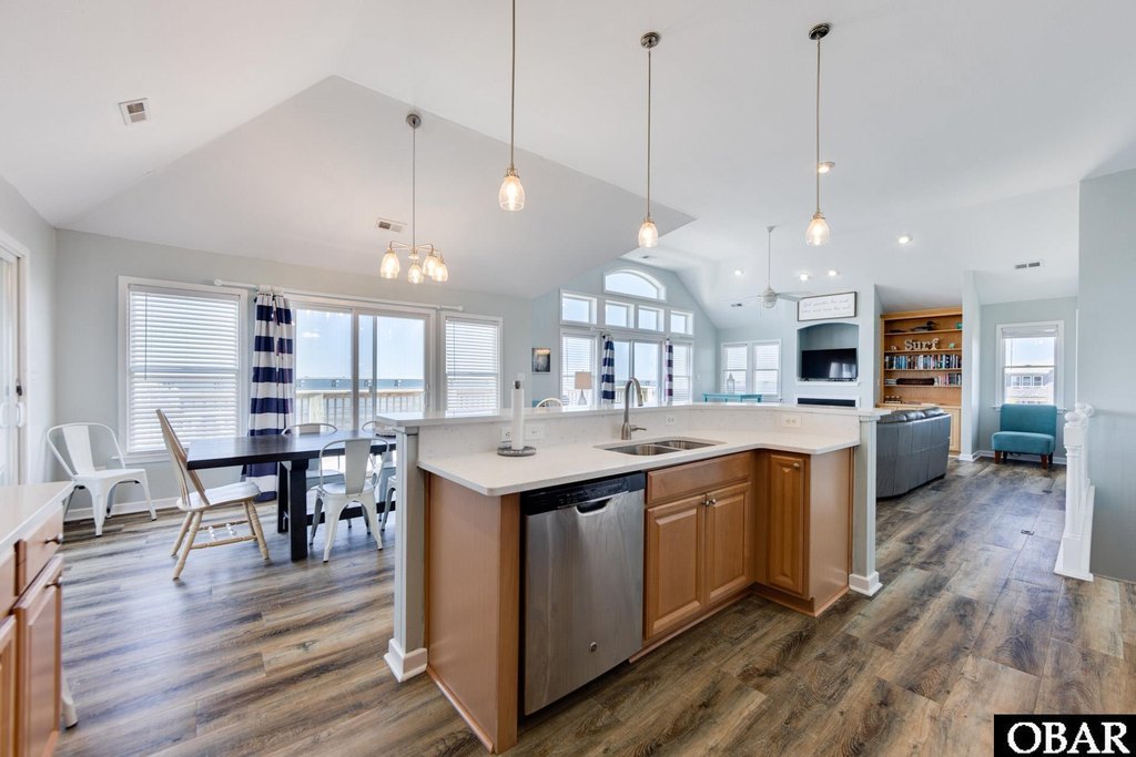 Rodanthe, North Carolina, 27968, United States, 6 Bedrooms Bedrooms, ,5.5 BathroomsBathrooms,Residential,Forsale,2008028