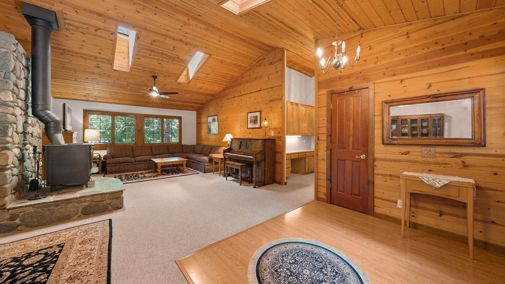 Graeagle, California, 96103, United States, 5 Bedrooms Bedrooms, ,2 BathroomsBathrooms,Residential,Forsale,1910307