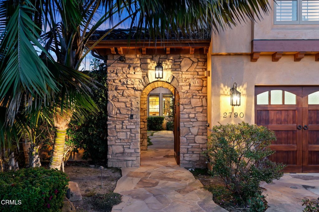 Ventura, California, 93001, United States, 3 Bedrooms Bedrooms, ,4 BathroomsBathrooms,Residential,Forsale,1883944
