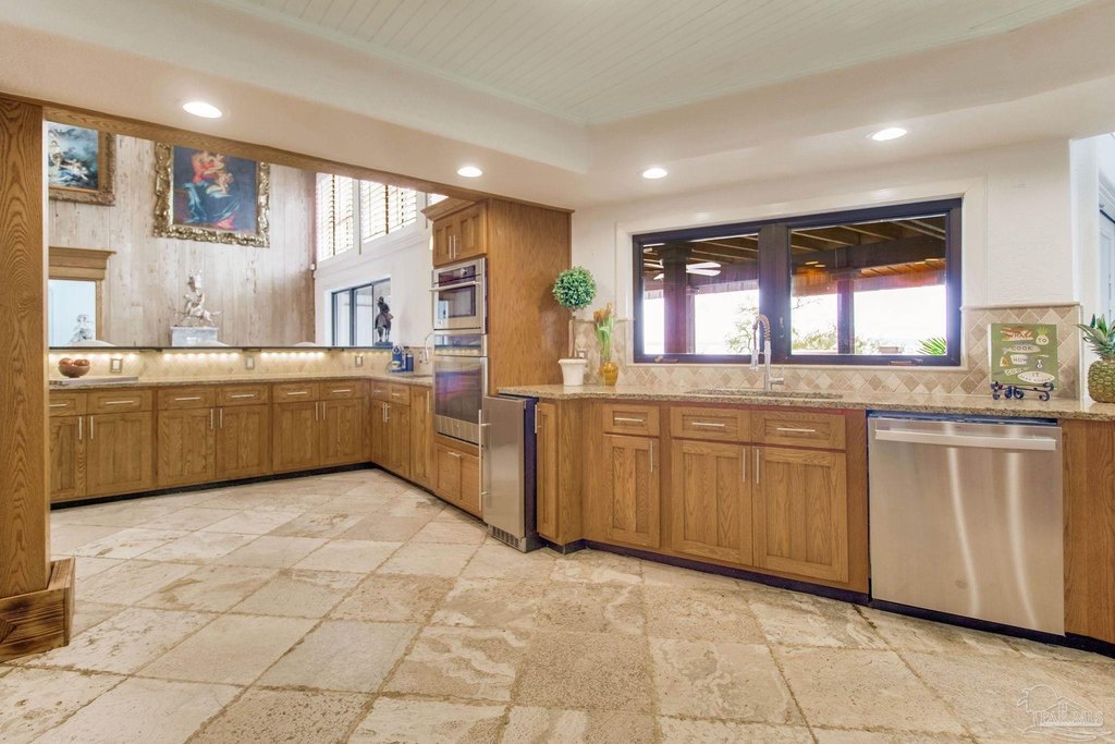 Lillian, Alabama, 36549, United States, 7 Bedrooms Bedrooms, ,6.5 BathroomsBathrooms,Residential,Forsale,1883808