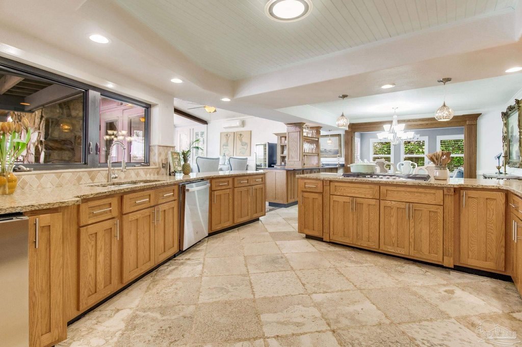 Lillian, Alabama, 36549, United States, 7 Bedrooms Bedrooms, ,6.5 BathroomsBathrooms,Residential,Forsale,1883808