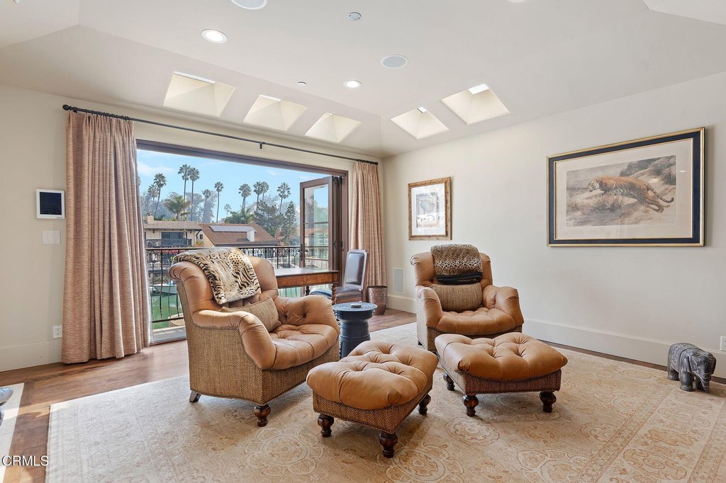 Ventura, California, 93001, United States, 3 Bedrooms Bedrooms, ,4 BathroomsBathrooms,Residential,Forsale,1883944