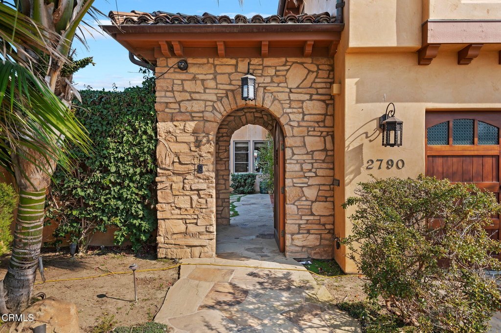 Ventura, California, 93001, United States, 3 Bedrooms Bedrooms, ,4 BathroomsBathrooms,Residential,Forsale,1883944