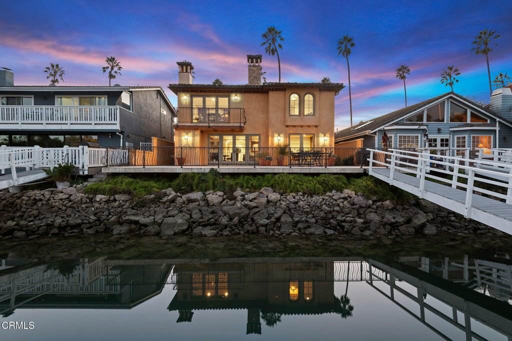 Ventura, California, 93001, United States, 3 Bedrooms Bedrooms, ,4 BathroomsBathrooms,Residential,Forsale,1883944