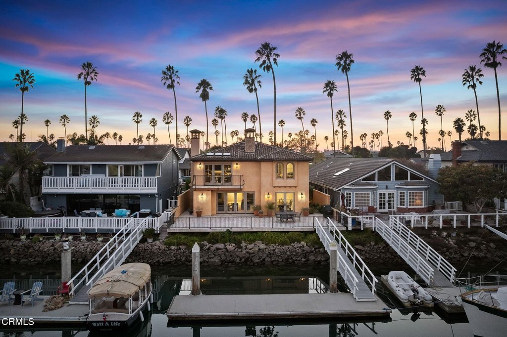 Ventura, California, 93001, United States, 3 Bedrooms Bedrooms, ,4 BathroomsBathrooms,Residential,Forsale,1883944