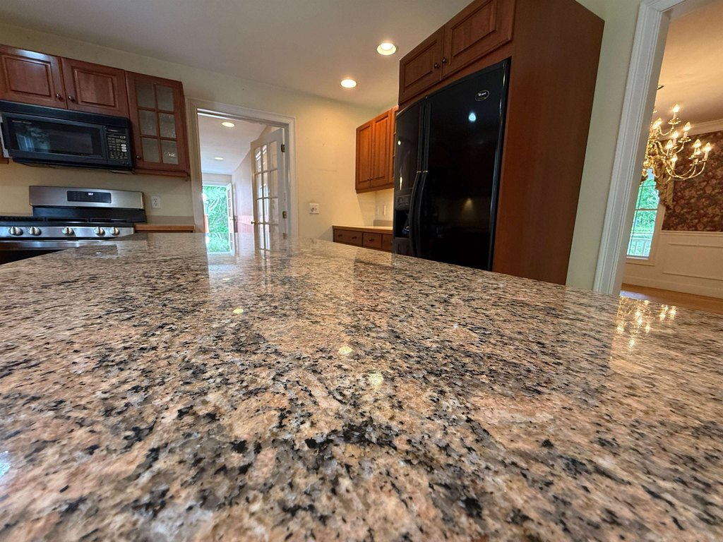 Bedford, New Hampshire, 03110, United States, 4 Bedrooms Bedrooms, ,2.5 BathroomsBathrooms,Residential,Forsale,1933928