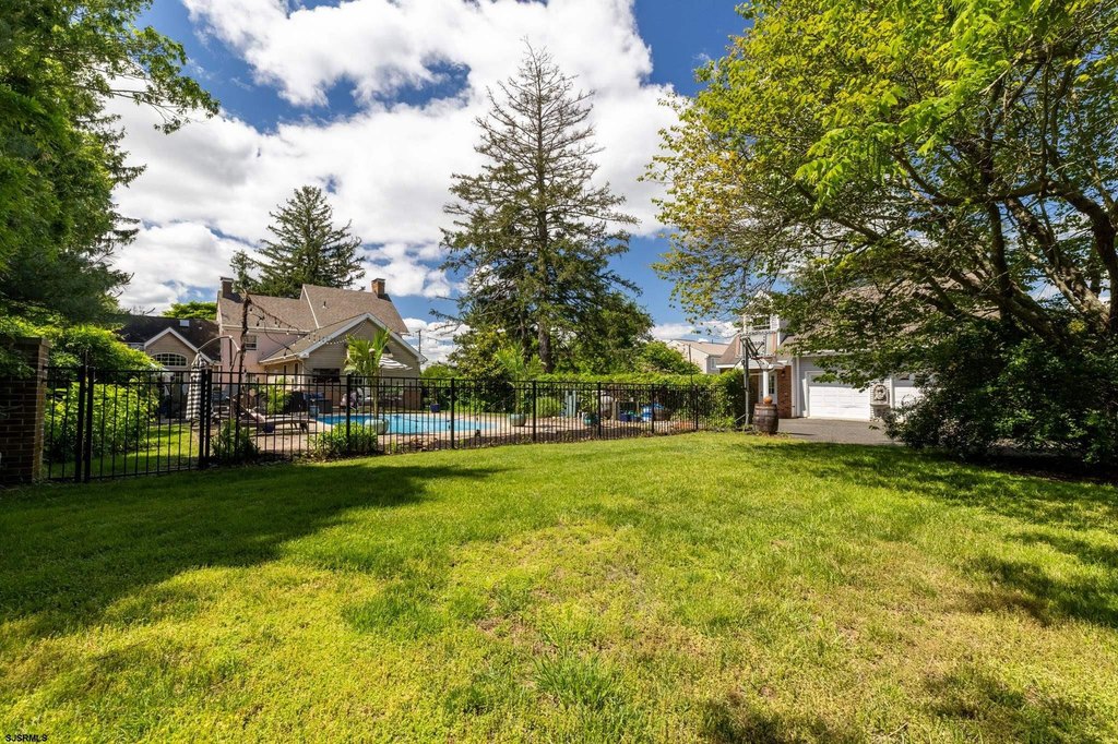 Linwood, New Jersey, 08221, United States, 4 Bedrooms Bedrooms, ,2.5 BathroomsBathrooms,Residential,Forsale,1946139