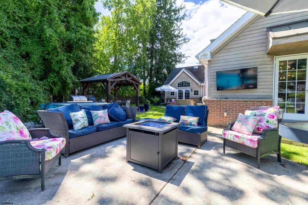 Linwood, New Jersey, 08221, United States, 4 Bedrooms Bedrooms, ,2.5 BathroomsBathrooms,Residential,Forsale,1946139