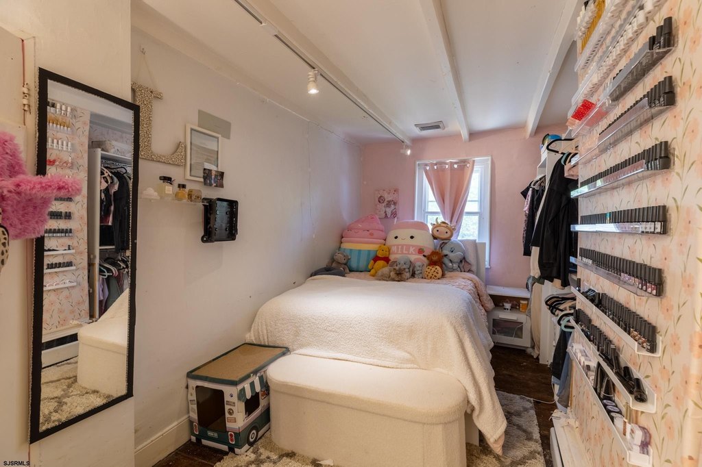 Linwood, New Jersey, 08221, United States, 4 Bedrooms Bedrooms, ,2.5 BathroomsBathrooms,Residential,Forsale,1946139