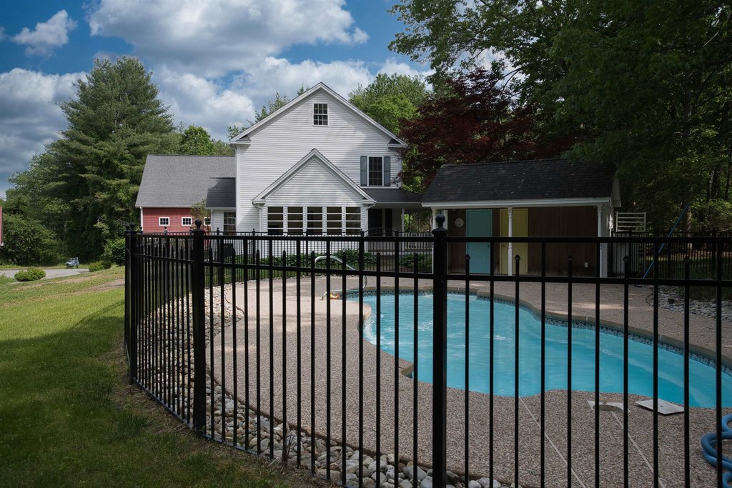 Bedford, New Hampshire, 03110, United States, 4 Bedrooms Bedrooms, ,2.5 BathroomsBathrooms,Residential,Forsale,1933928
