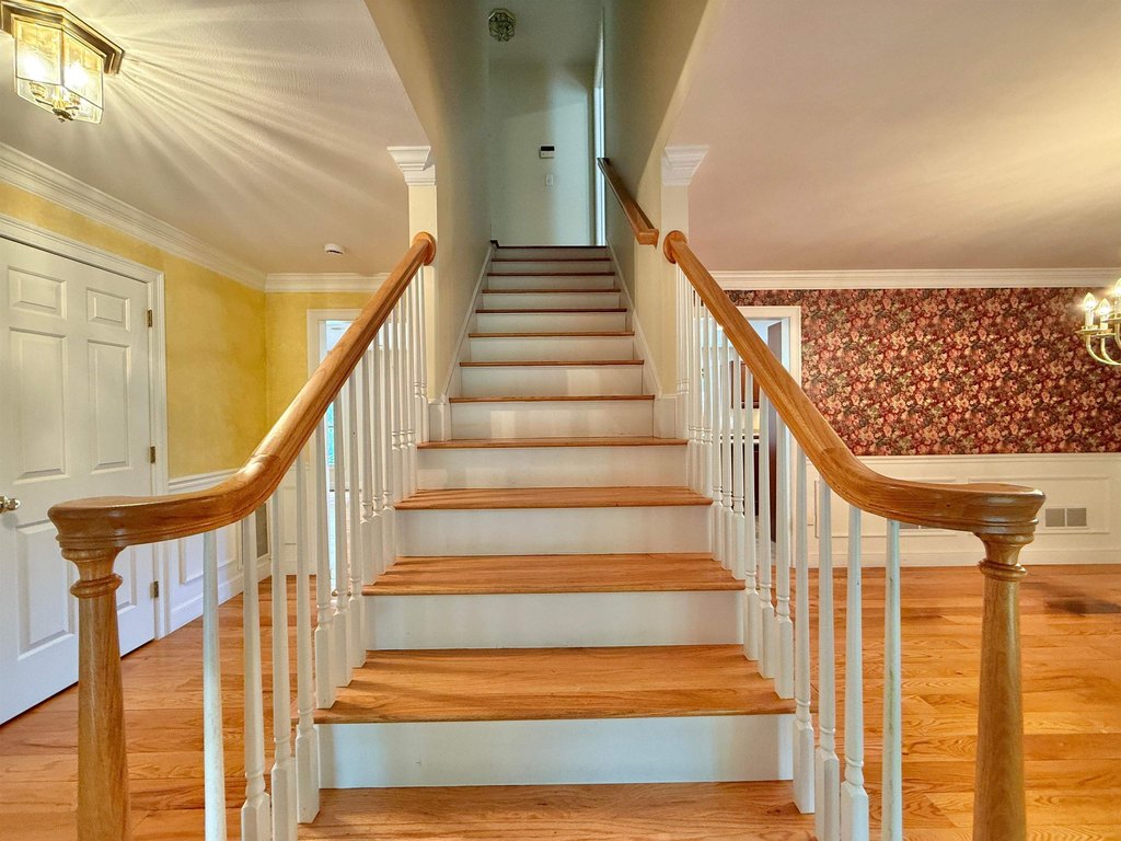 Bedford, New Hampshire, 03110, United States, 4 Bedrooms Bedrooms, ,2.5 BathroomsBathrooms,Residential,Forsale,1933928