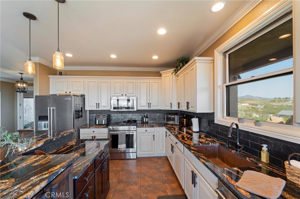 Aguanga, California, 92536, United States, 5 Bedrooms Bedrooms, ,5 BathroomsBathrooms,Residential,Forsale,1893011