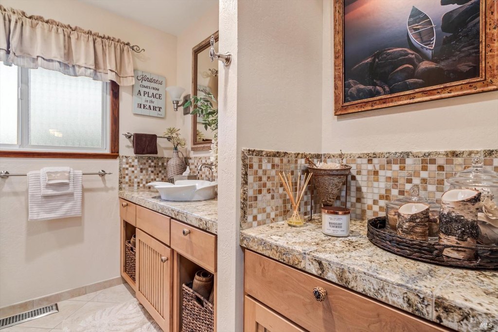Sebastopol, California, 95472, United States, 3 Bedrooms Bedrooms, ,3 BathroomsBathrooms,Residential,Forsale,1918894